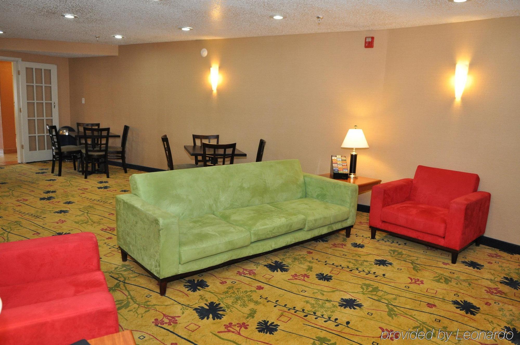 Ramada By Wyndham Santa Fe Hotel Interior photo